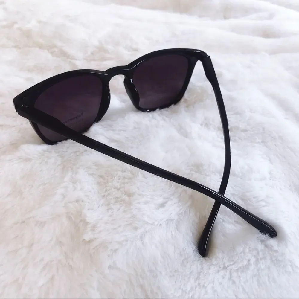 Luca Black Classic Aviators Oval Sunglasses
